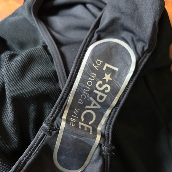 NWT Lspace Float On Classic Ribbed One Piece Swimsuit Black size 6 - Picture 6 of 8